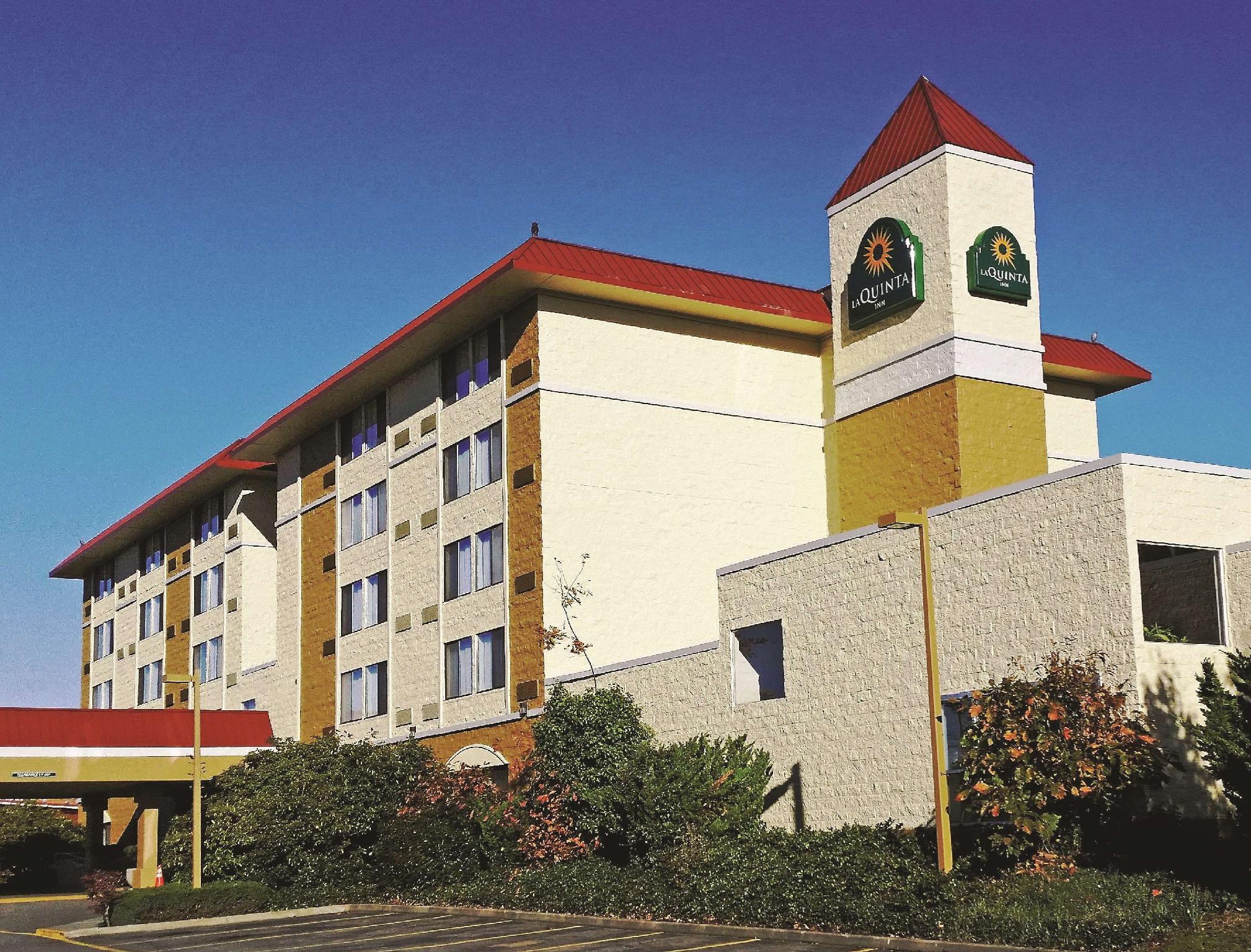 La Quinta Inn By Wyndham Линвуд Экстерьер фото
