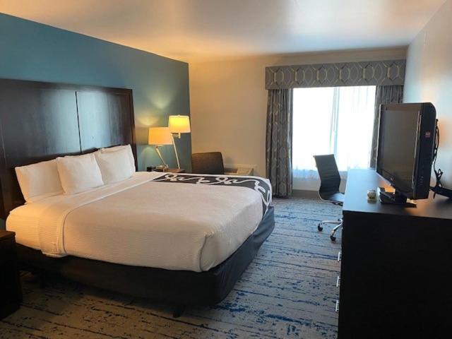 La Quinta Inn By Wyndham Линвуд Экстерьер фото