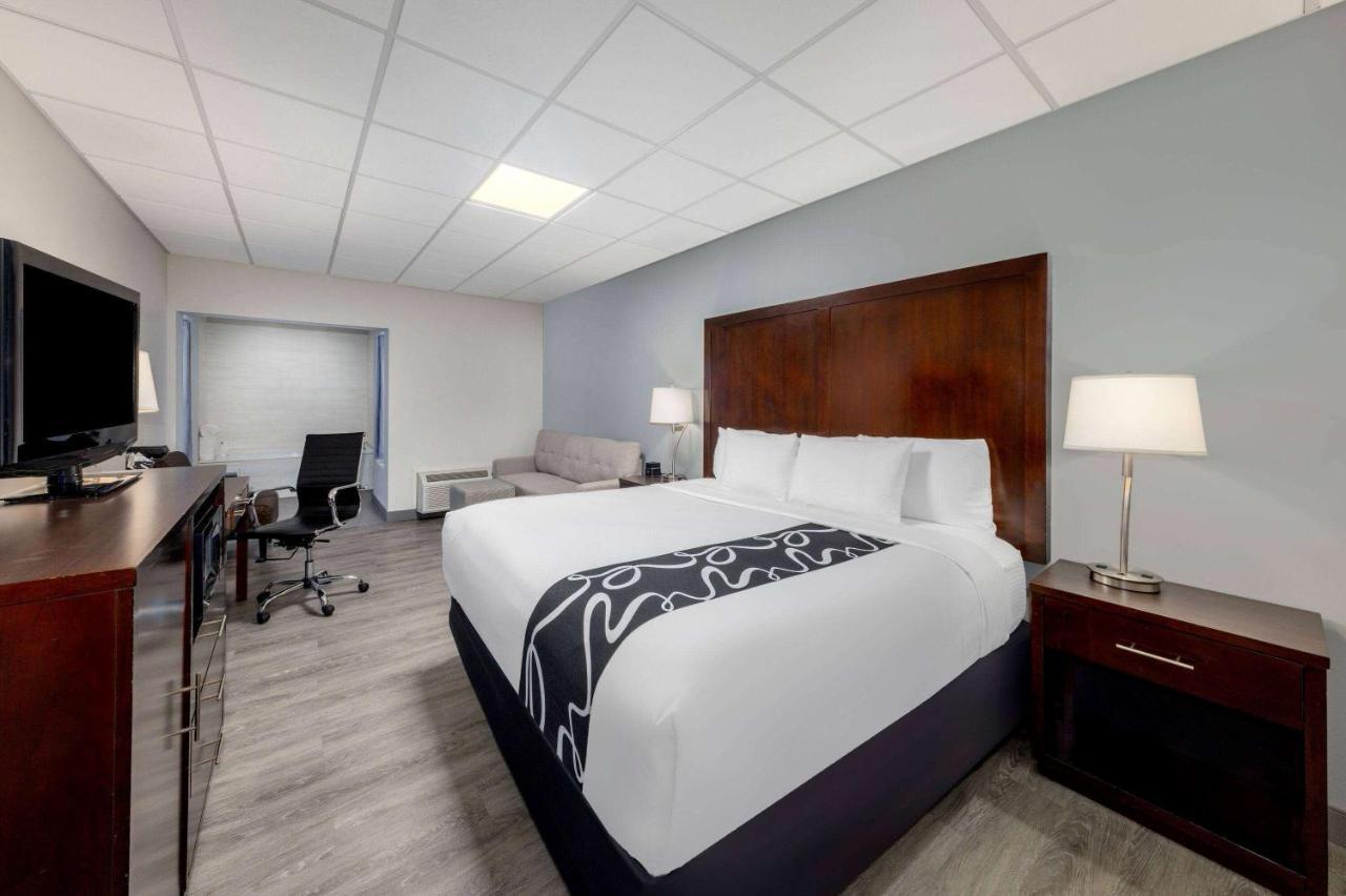 La Quinta Inn By Wyndham Линвуд Экстерьер фото